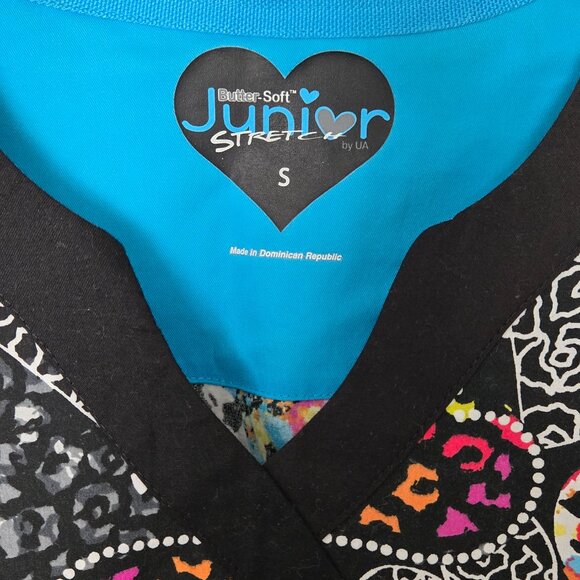 Butter- Soft Stretch Colorful Leopard Scrub top SMALL - Picture 3 of 6